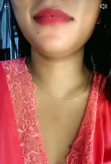 Featured image for Desi Girl Sanam Completly topless