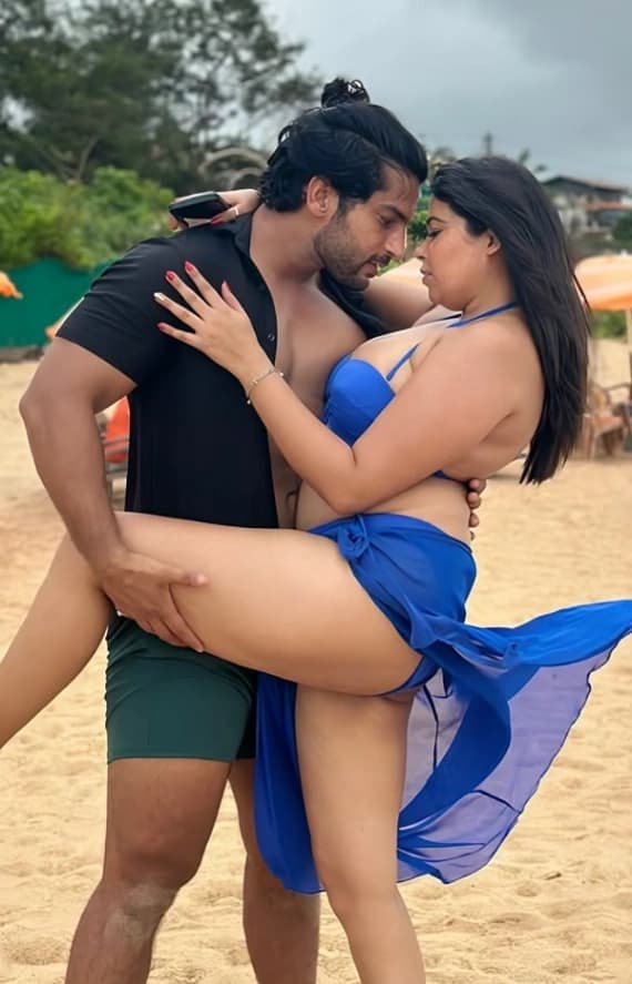 Featured image for Preeti Puneet Seduced by Boyfriend Massaging Her Oil-Dripping Tits