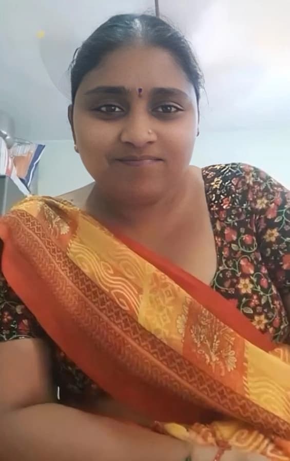 Featured image for Desi Mature Aunty Flashes Her Huge Boobs and Wet Pussy on Live Cam