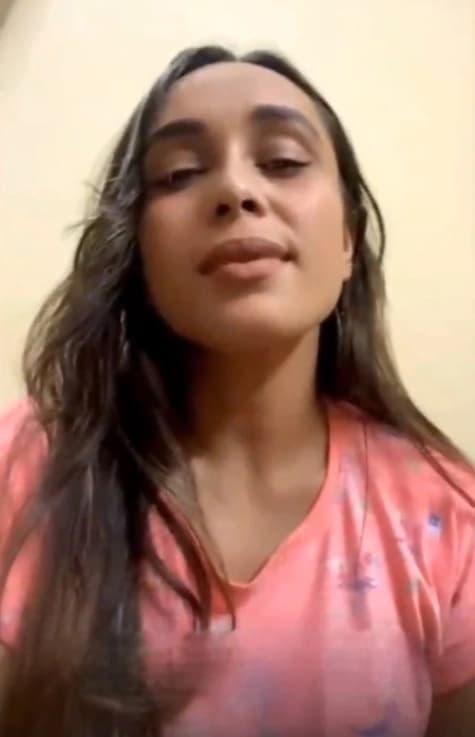 Featured image for Shy Indian Girl Quickly Flashes Her Boobs on Tango Live Show