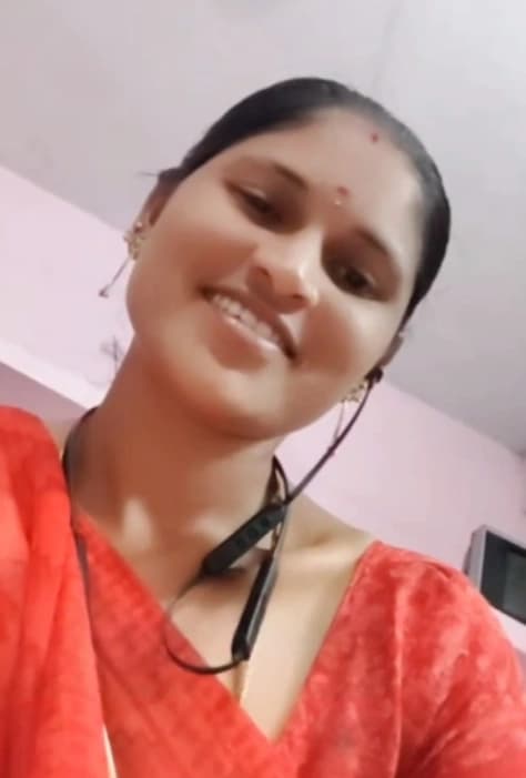 Featured image for Indian Wife Nude Teasing Video, Bra Out Big Boobs Pressed Hard