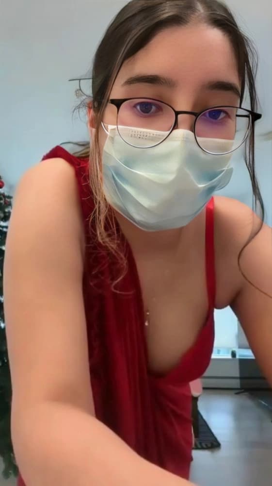 Featured image for Super Hot Viral Desi Cam Girl Showing and Pressing Her Boobs on Live Cam