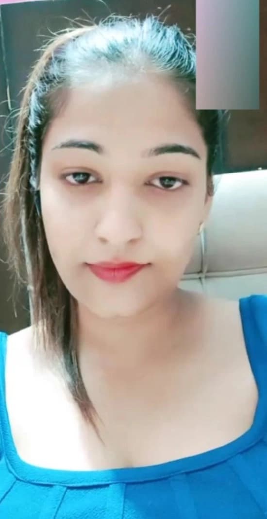 Featured image for Desi girlfriend showing and pressing her gorgeous boobs on chamet live show for fans
