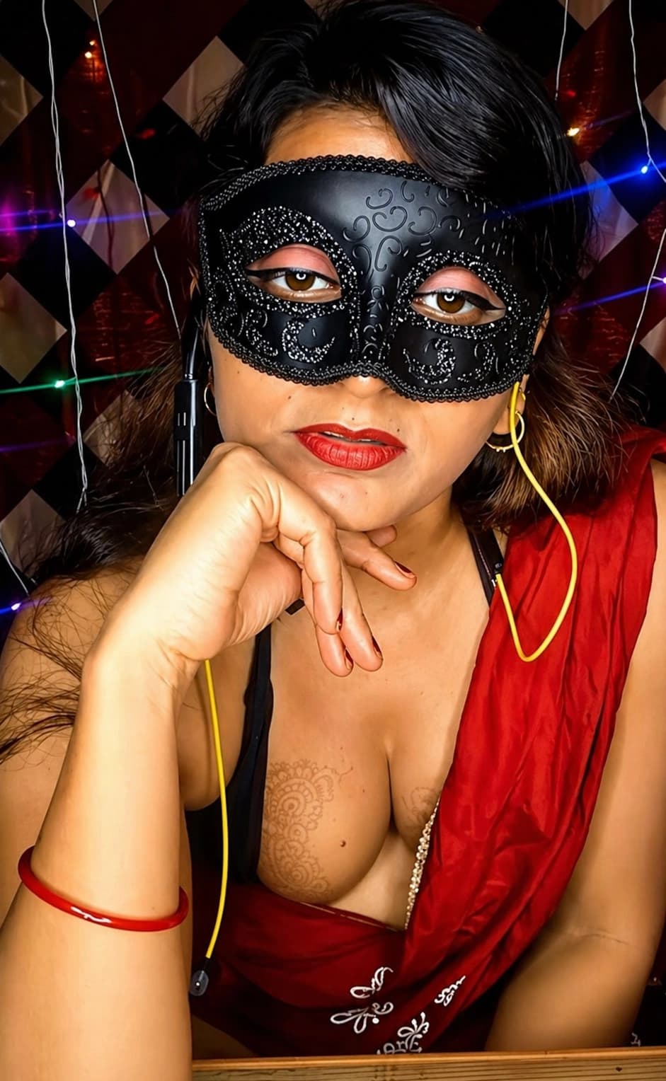 Featured image for Sexy Desi Aunty Pinches Her Nipples Hard And Rides Dildo Fully Nude For Fans