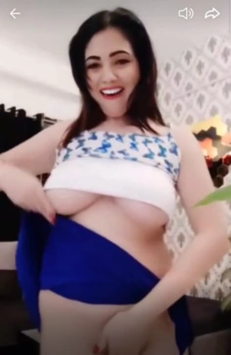 Featured image for UrSonaBabu aka Pinky Nude Shakes Her Ass and Flashes Perfect Pink Nipples While Twerking