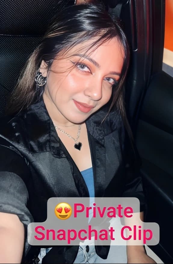 Featured image for ❤️Extremely Beautiful Cute Desi Busty Insta Girl Latest Private Snapchat Video Str!pping Showing Pressing her Huge B00bs & L!cking with Full Face📸💦!! Don't Miss🥵💥