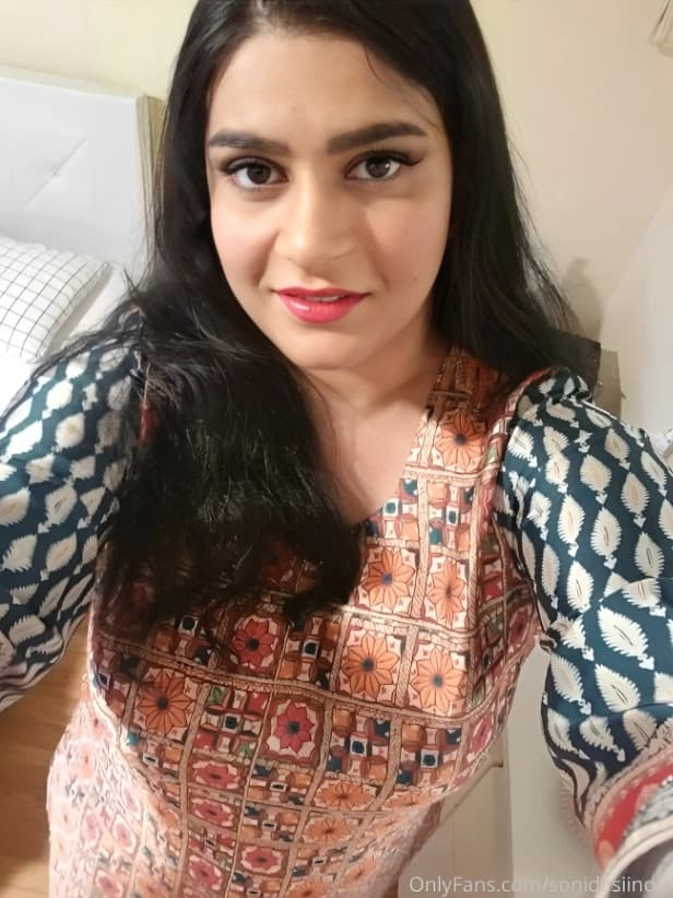 Featured image for 😍Beautiful Bhabhi Full Nude Showing her Boobs and Spreading Pussy Pics + Video Compilation🥵💦