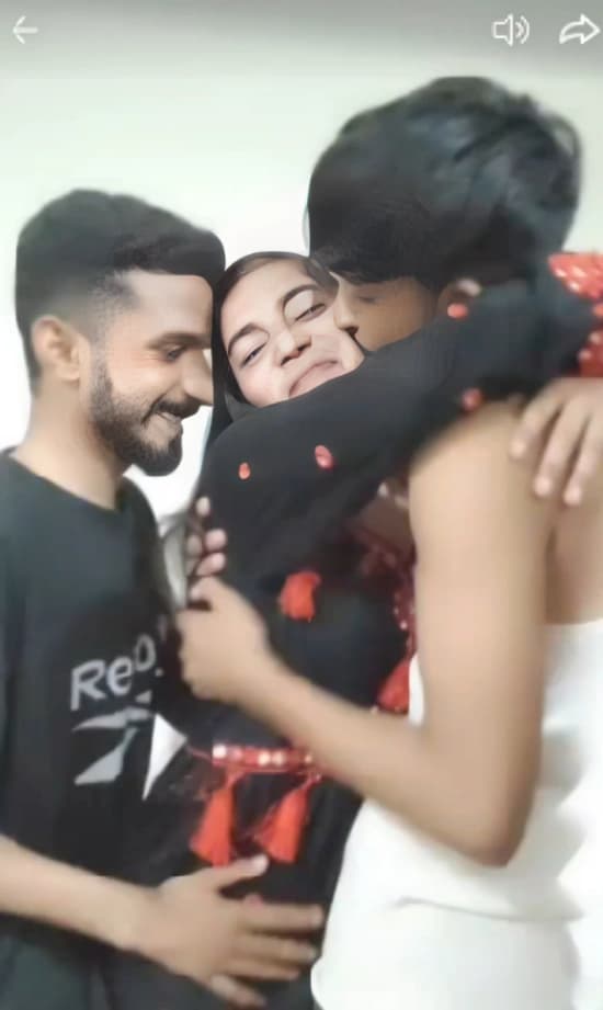 Featured image for Brother Sister Tango threesome live