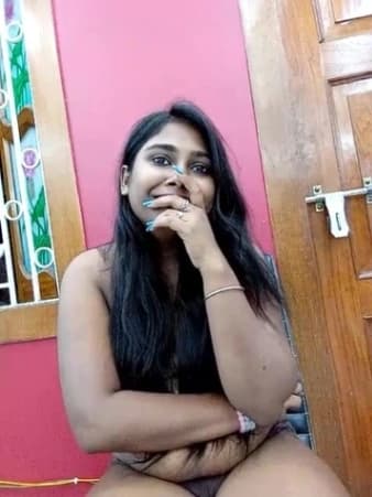 Featured image for momm69momm Teasing & Shaking Boobs on StripChat Live ~ with FACE
