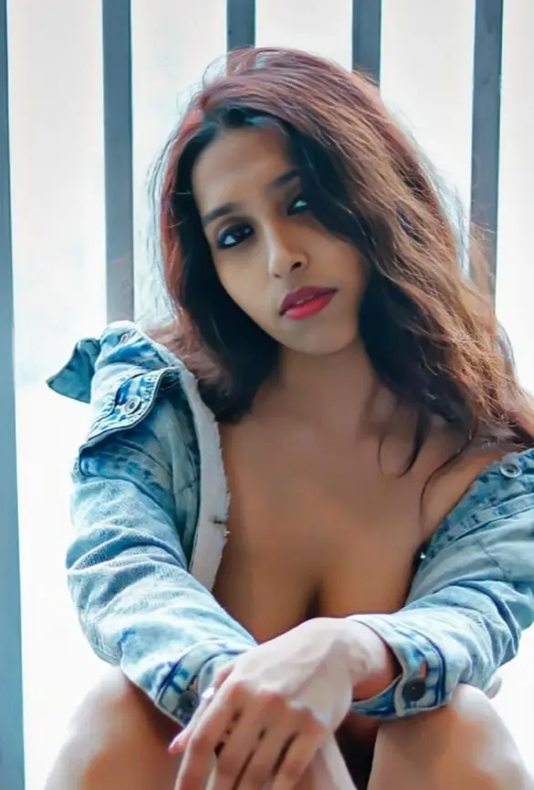 Featured image for 🥵Anurima Banik Insta Model 2 Videos Full Nude Spreading her Legs Fingering and Showing her Pussy with Face😍