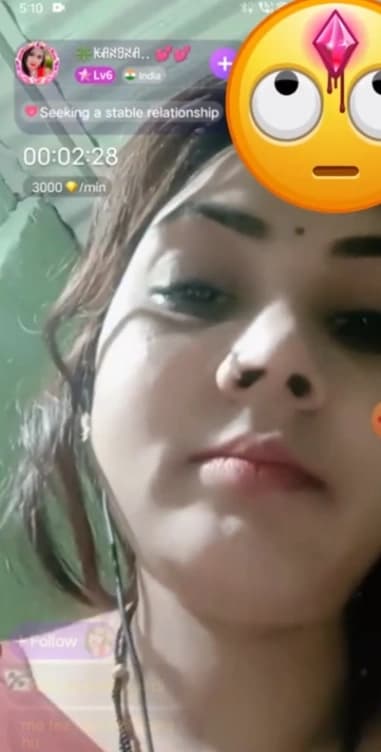Featured image for Desi Wife Video Calls Her Lover Showing Her Big Boobs While Hubby's Away