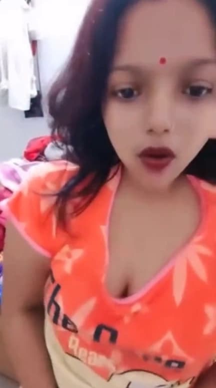 Featured image for Desi Bhabhi Goes Wild on Tango Live Stripping Full Nude & Fingering Her Wet Pussy!