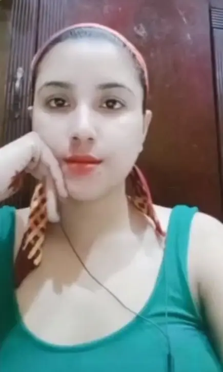 Featured image for Desi Nude MMS Video Indian Girl Showing Her Boobs and Wet Pussy
