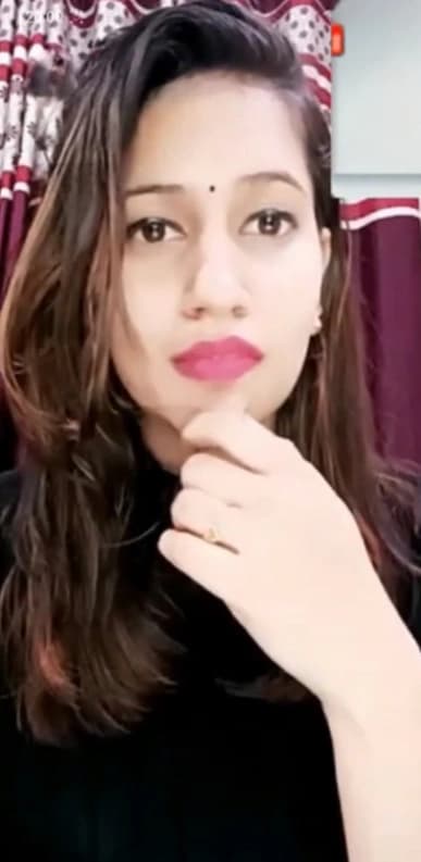 Featured image for Hot Indian Girlfriend Squeezes Her Boobs & Flashes Her Tight Pussy On Cam
