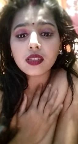 Featured image for Horny Bhabhi Fully Nude on Live Videocall Fingering Her Wet Pussy