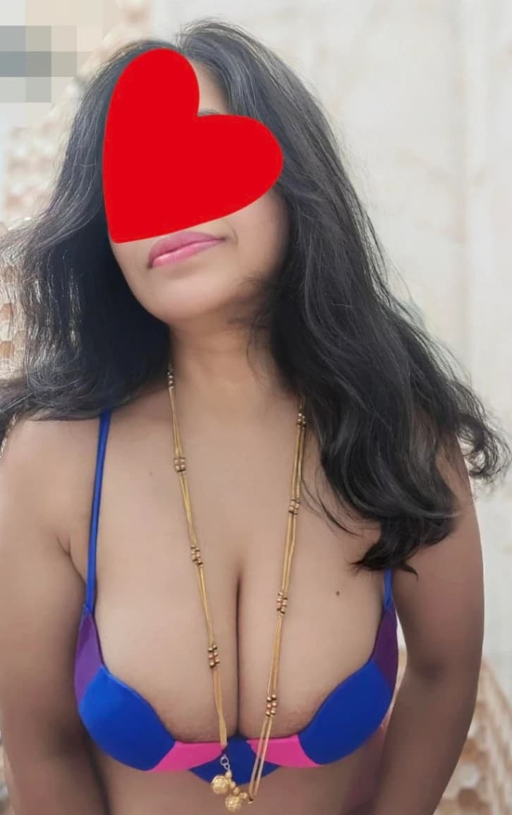 Featured image for Big Boobie Bhabhi Nude Pics Leaked Online See Her Huge Boobs Reveal
