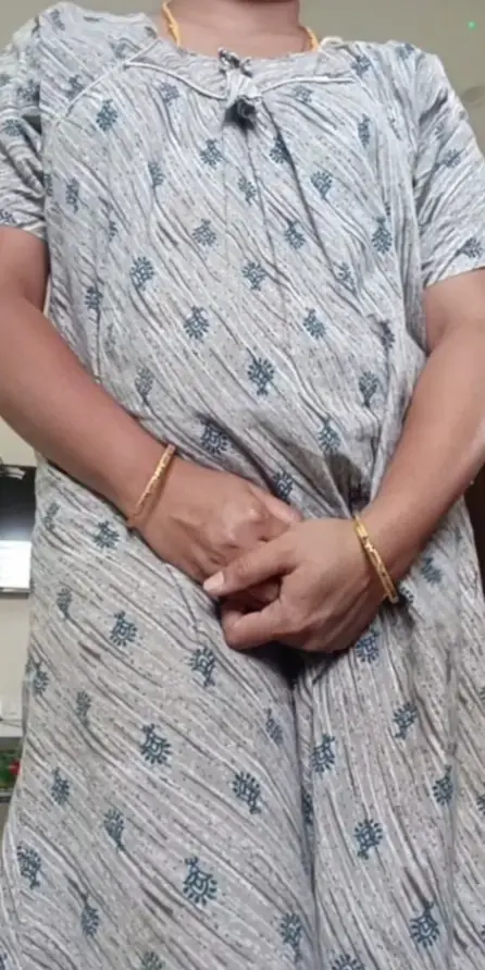 Featured image for Tamil wife strips her nightie and shows full nude body on videocall service