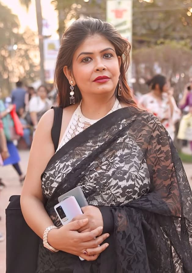 Featured image for Horny Insta Milf Athenea Chakraborty Gets Fully Nude And Fingers Her Wet Pussy With Sexy Expressions