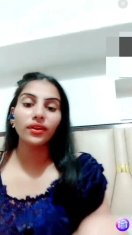 Featured image for Horny camgirl gets naked live showing her big boobs and tight pussy on webcam