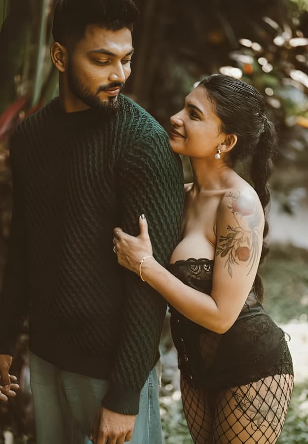Featured image for Resmi Nair Gets Top Stripped And Shows Off Her Big Boobs In Exclusive Couple Sex Video