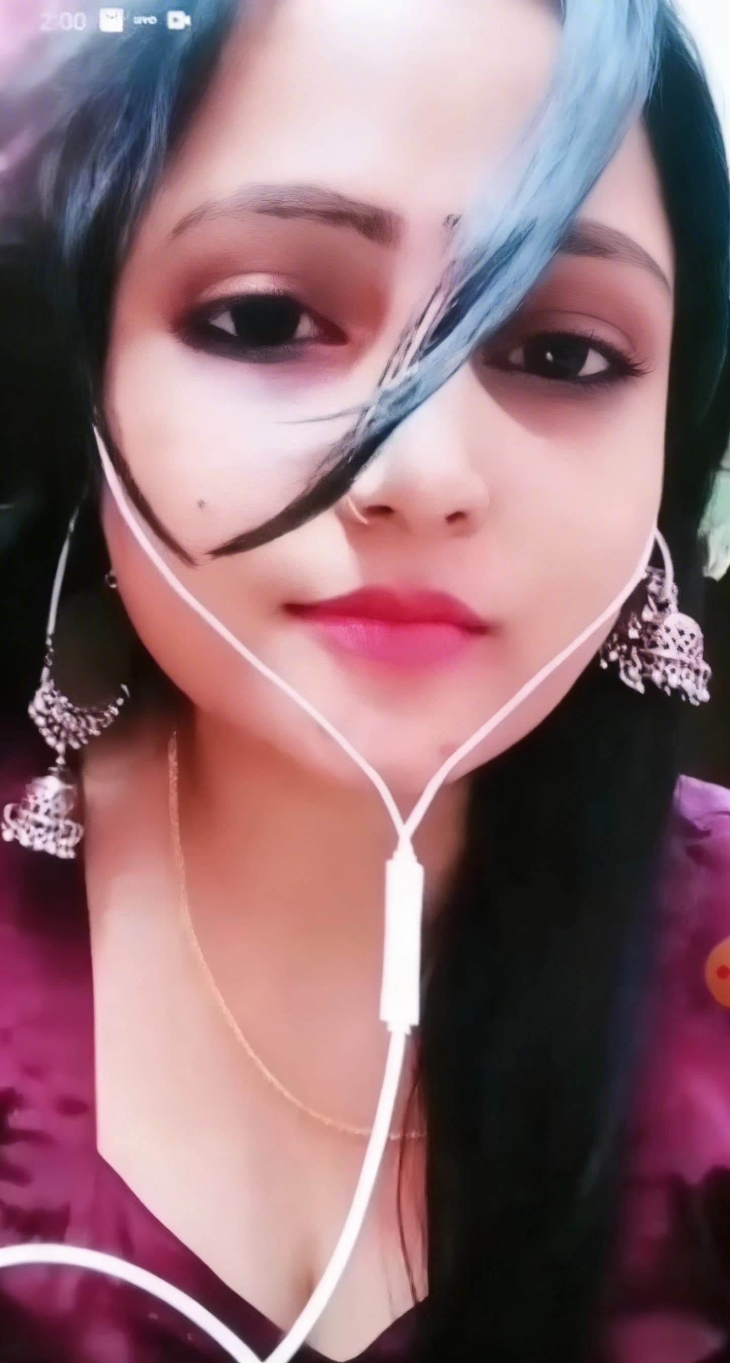 Featured image for Super Hot Desi Bhabhi Flashing Big Boobs On Chamet Live Cam Show For Fans