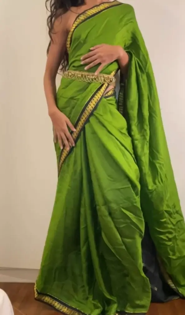 Featured image for Slim Desi Girl Leaked Set Shows In Saree Ass Spanked And Pussy Vibrator Play with Clit Close Up View