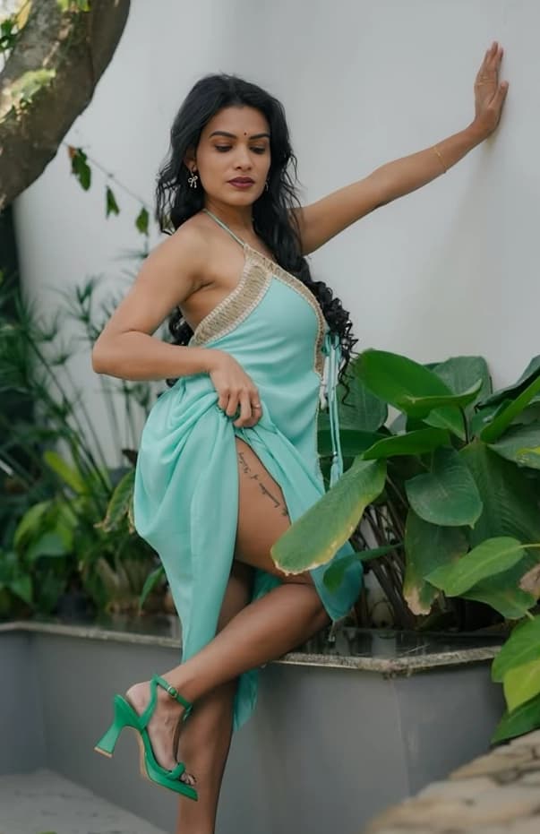 Featured image for Resmi Nair Nude in Green Dress Teasing Huge Boobs and Pussy