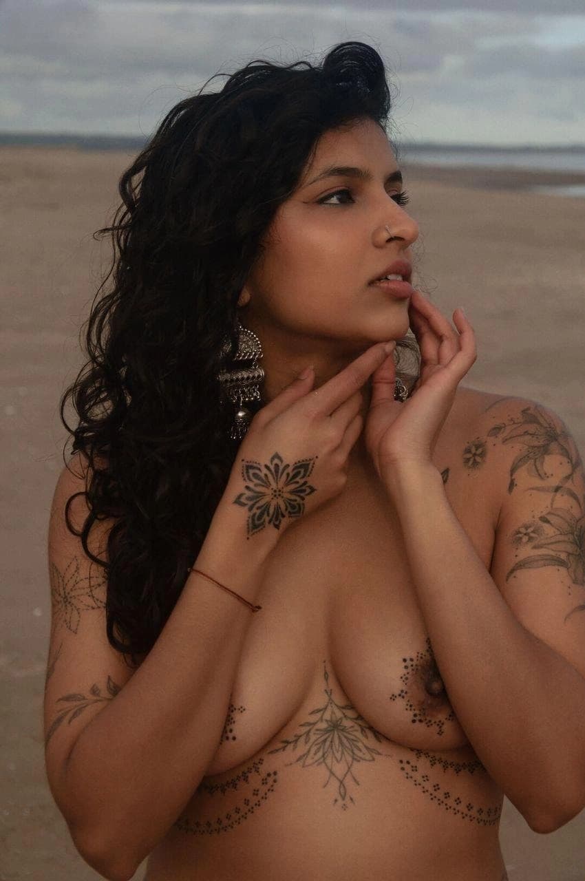 Featured image for Stunning Model Hairy Pussy And Tattooed Body Full Nude Hottest Outdoor Photoshoot