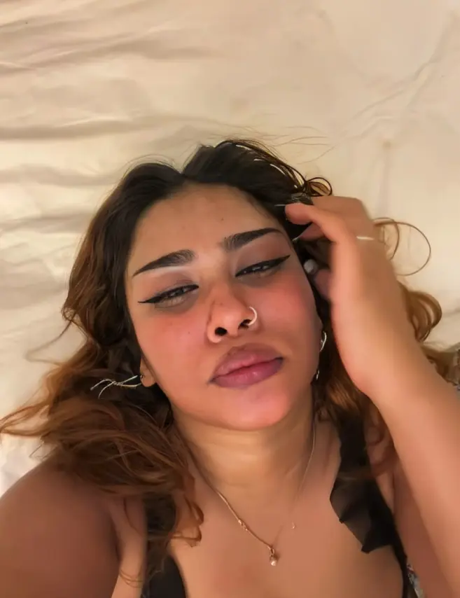 Featured image for Horny Hot Babe Gives Massive Blowjob Teasing Huge Boobs And Enjoying Pussy Lick Riding On Live Cam