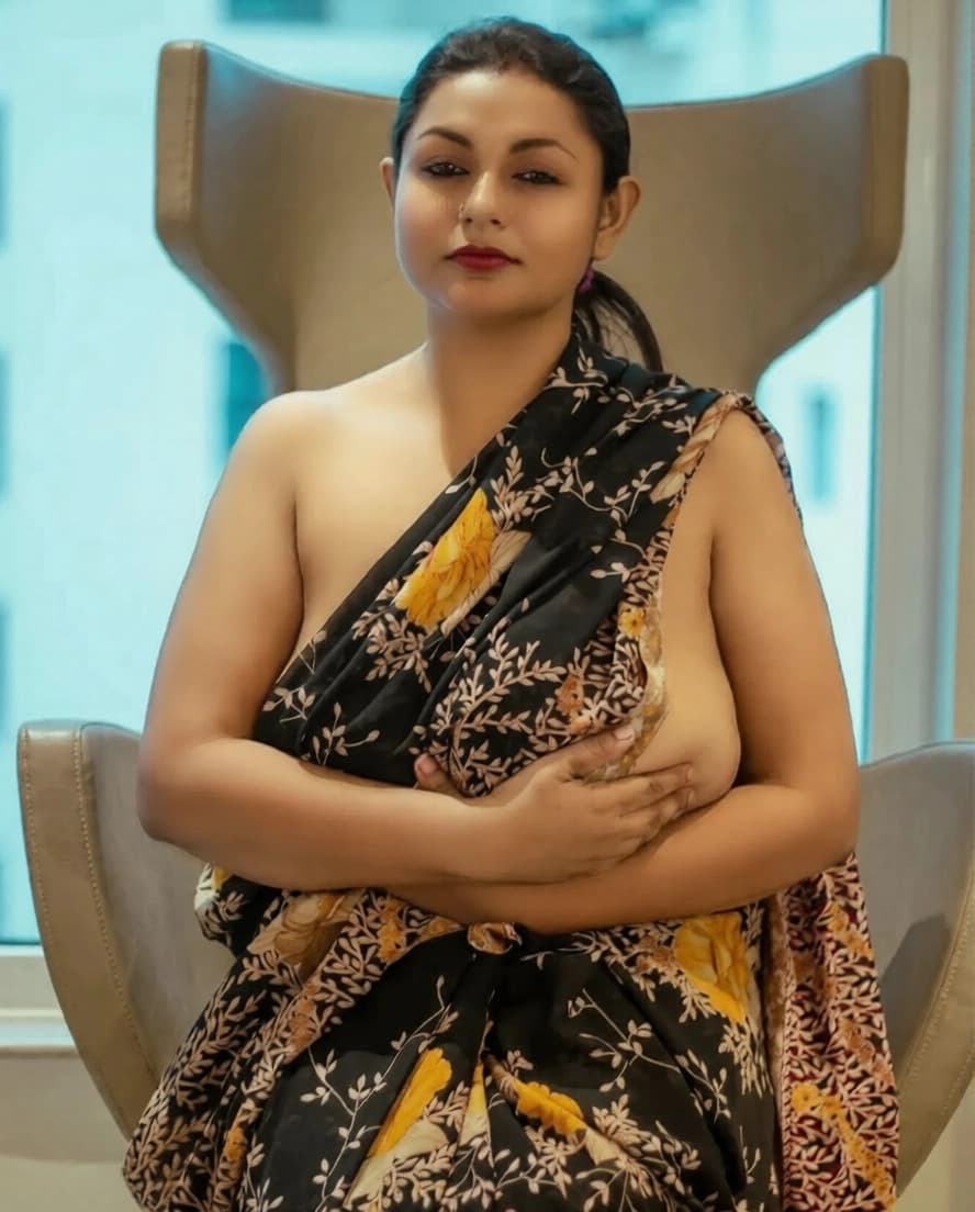 Featured image for Desi MILF Model Exposes Her Massive Boobs Nude Pics Set And Teasing In Shower Videos